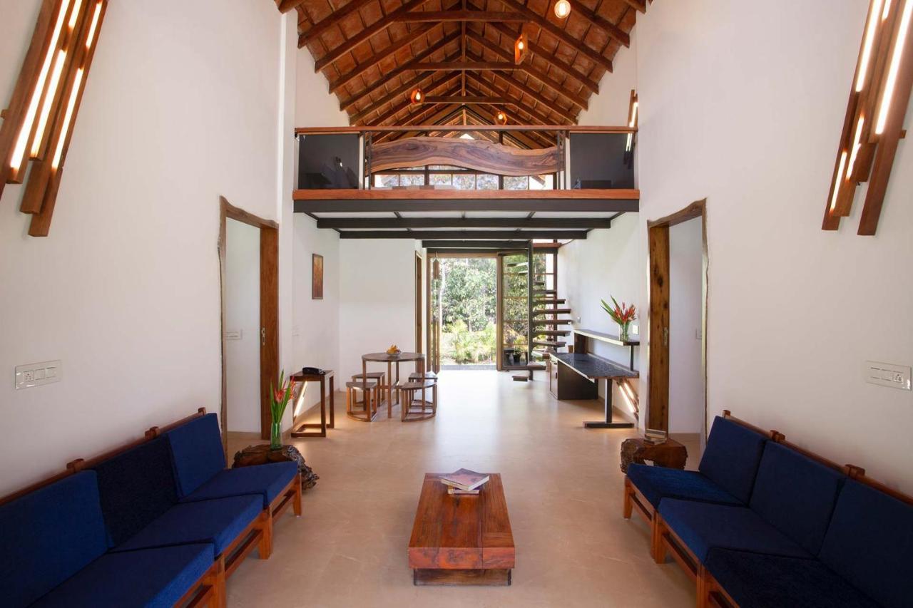 Stayvista At Cedar - Strelitzia 2Bhk With Breakfast And Jacuzzi Chikmagalur Exterior photo